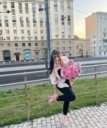 С моими нежными руками я смогу расслабить тебя после напряженного дня, а мои губы принесут тебе незабываемые ощущения. Я всегда ухожена и стильна, фото подтверждают это. Ты сможешь получить от меня массу наслаждений, некоторые из моих услуг включают оральный секс, классический секс, эротический массаж и многое другое. Мои клиенты всегда остаются довольными и хотят вернуться ко мне снова. Жду тебя в Москве, чтобы со мной провести приятное и незабываемое время. 💋 Лариса